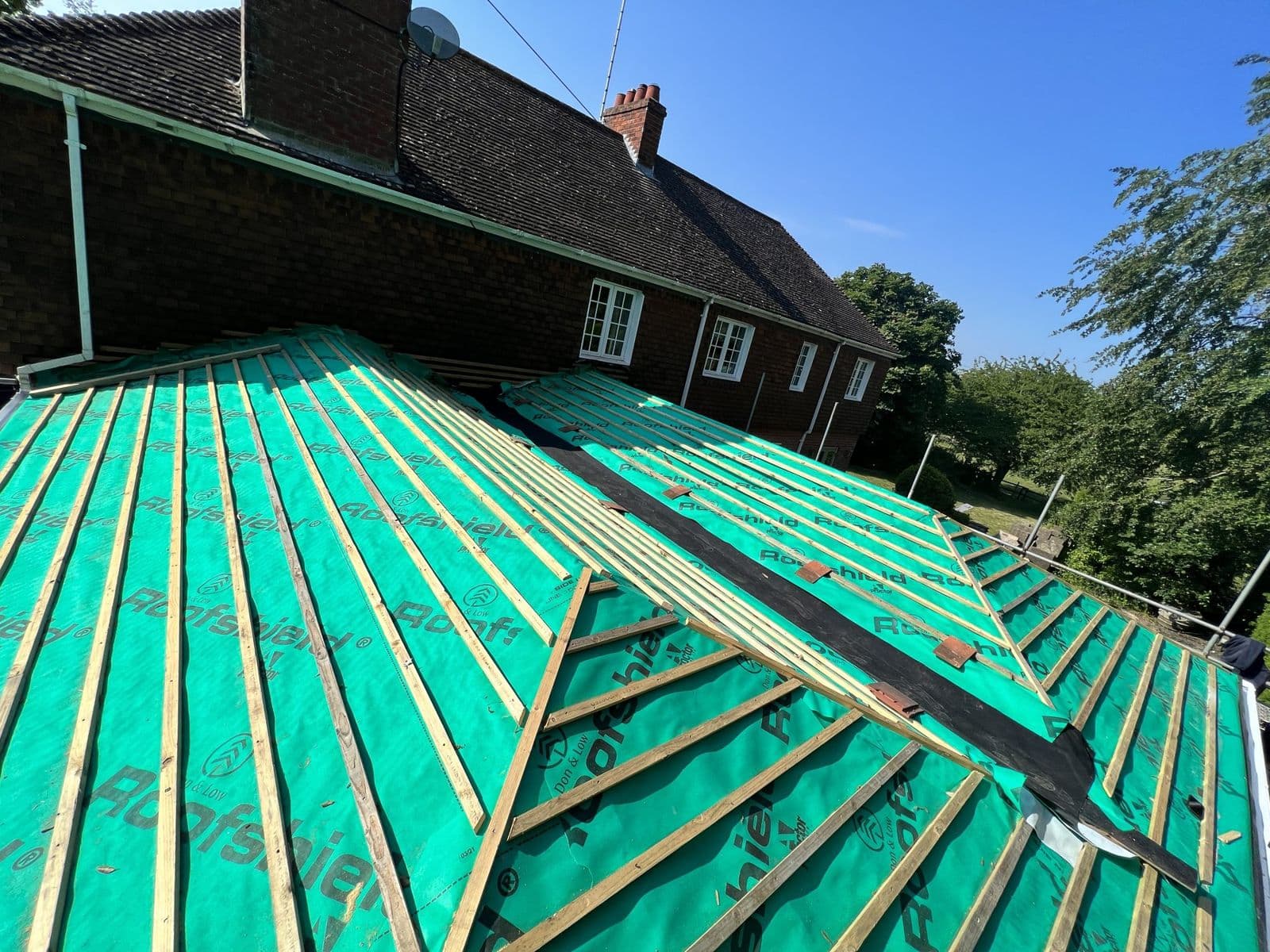 Extension roof membrane and battens going on